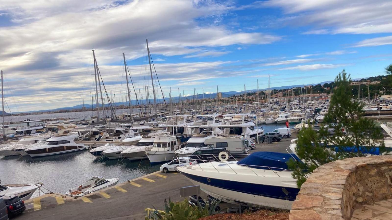 Balcon, Parking, Piscine Et Clim' A 2 Pas Du Port Santa Lucia Apartman Saint-Raphaël Kültér fotó